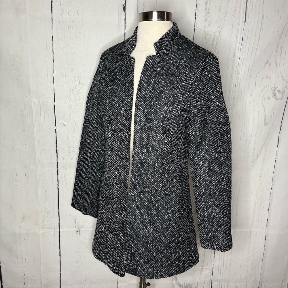 Women's Black and Gray Jacket